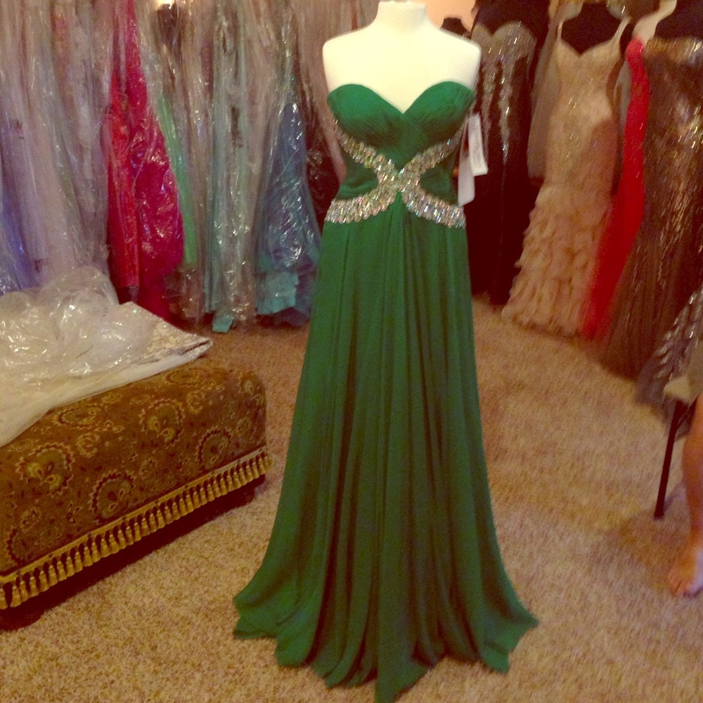Tony Bowls dress prom dress in emerald